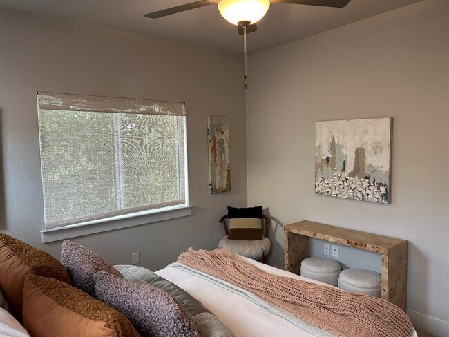 Building Photo - 142 Volterra Ln
