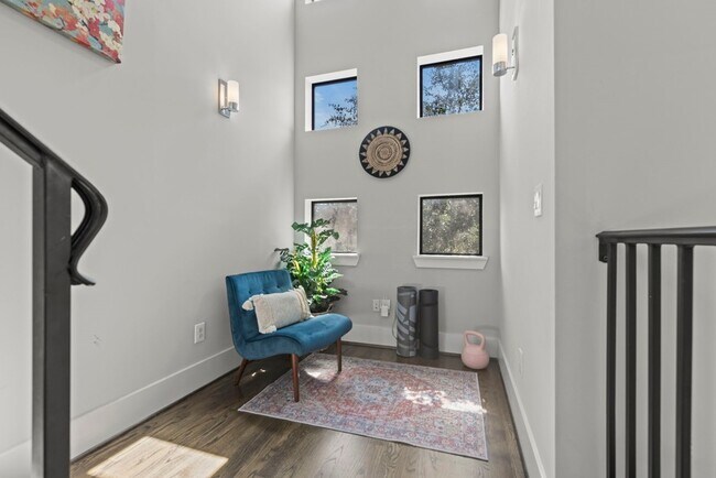 Building Photo - 2119 Hadley St