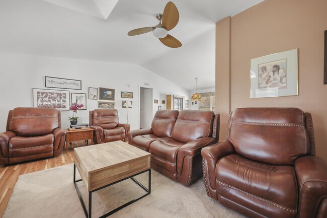 Building Photo - 60781 Painted Hills Rd