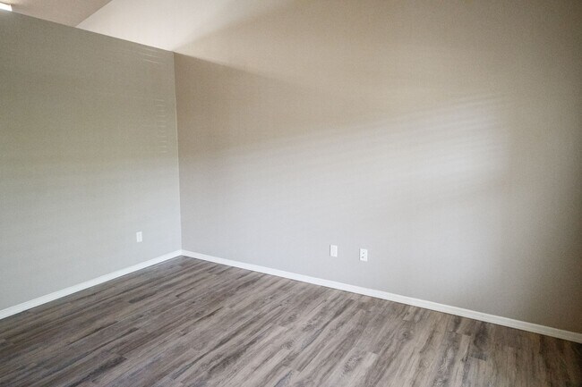 Building Photo - Beautiful Single Family Home Located on Th...