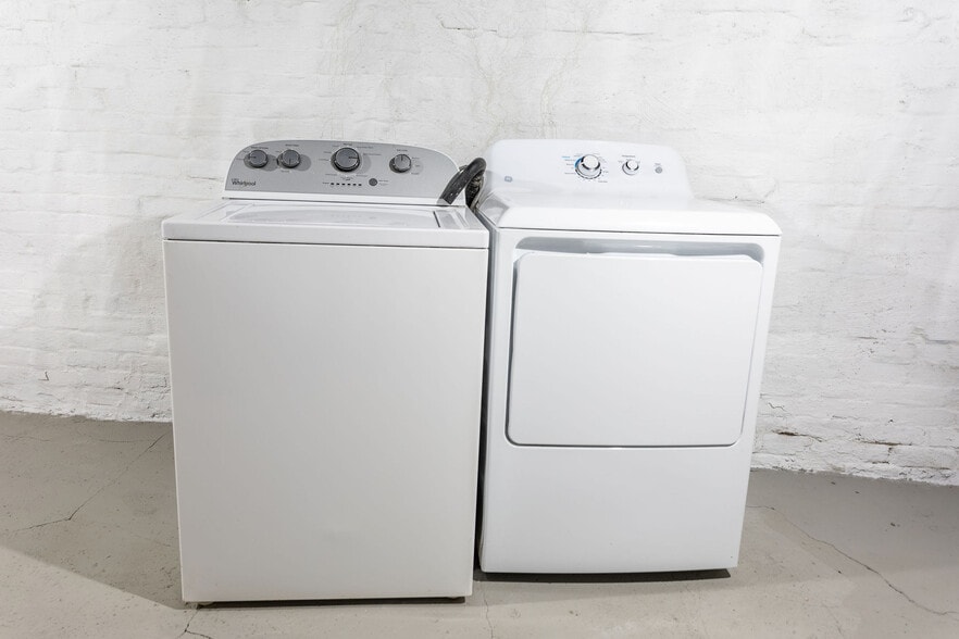 Washer/Dryer in basement - 2302 Murray Ave
