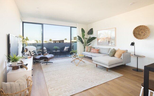 Interior Photo - FRAME Downtown Culver City