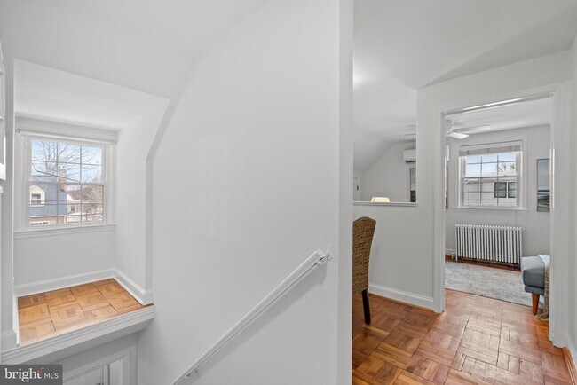 Building Photo - 1700 Dewitt Ave