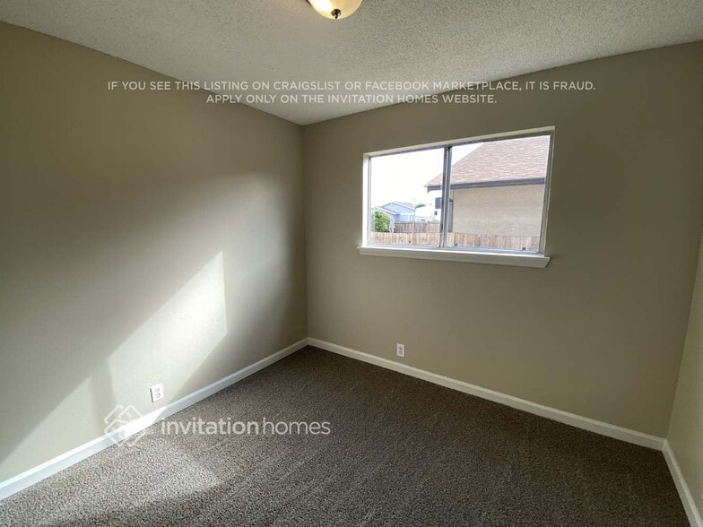 Building Photo - 513 Hummingbird Way