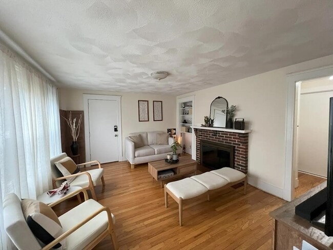 Building Photo - 1145 Boylston St