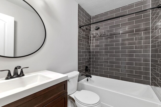 Building Photo - 607 Winter Way Dr