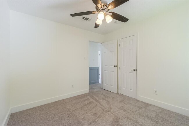 Building Photo - 1311 Sand Stone Dr