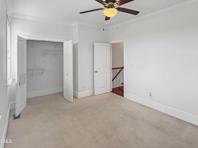 Building Photo - 184 Finsbury St