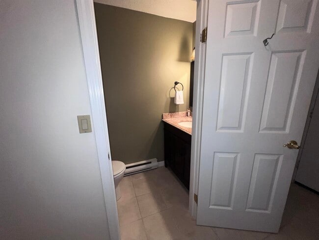 Building Photo - 33 Harbor Way