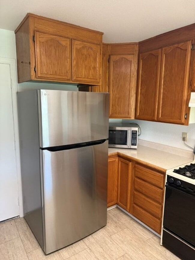 Building Photo - Unique 2 Bedroom Country Property Vacaville *Star Rentals