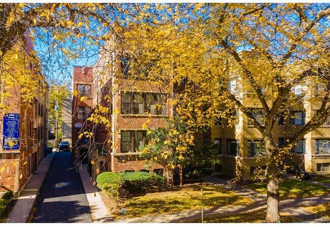 Building Photo - 1132 Maple Ave