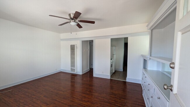 Building Photo - Spacious 1 Bedroom in Long Beach !!!