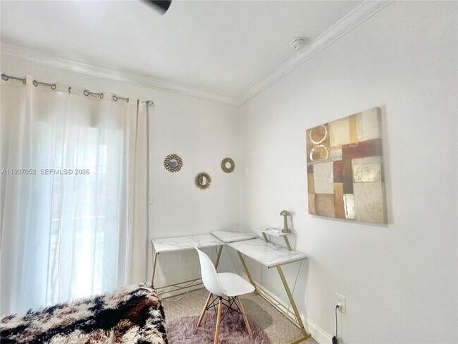 Building Photo - 1102 NW 26th St