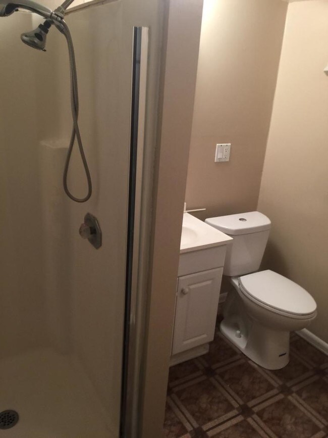 2nd bathroom - 349 W Lomita Ave