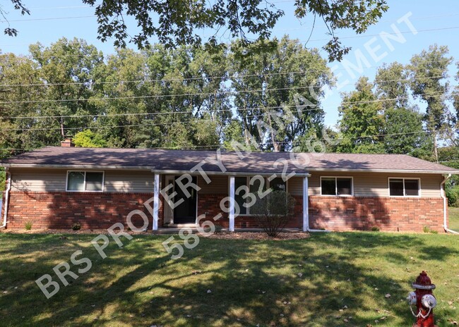 Primary Photo - Beautiful 3 bedroom 1 1/2 bath Shelby Twp....