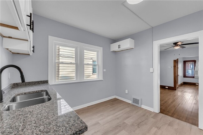 Building Photo - 11913 Buckingham Ave