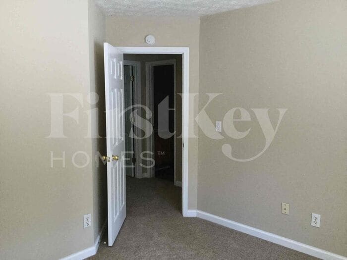 Building Photo - 200 Fairview Chase Rd