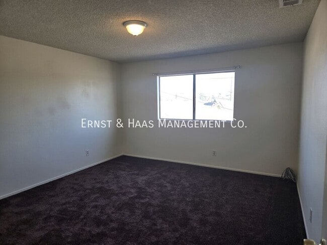 Building Photo - 9118 1/2 Cedar St.-