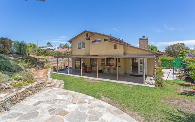 Building Photo - Charming 4 bedroom Home in Oceanside