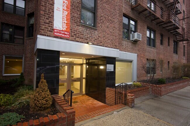 Building Photo - 102-45 62nd Rd