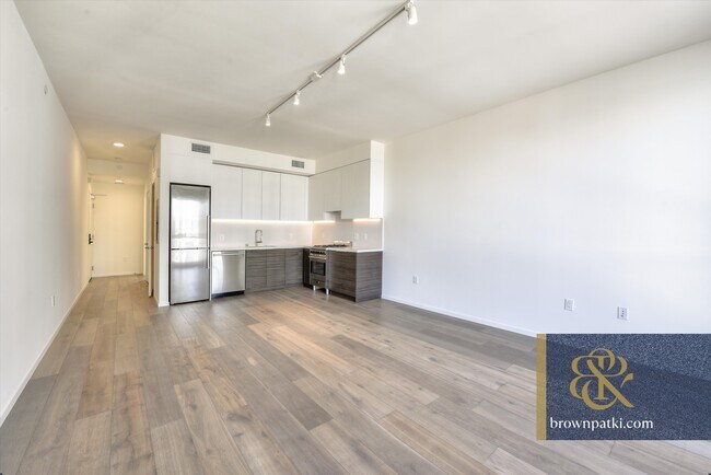 Building Photo - 1433 Bush St