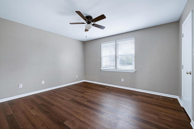 Building Photo - 228 Waldo St