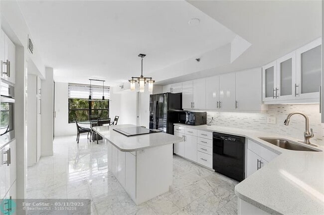 Building Photo - 7579 Imperial Dr