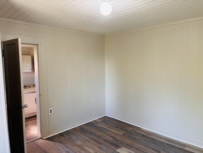 Building Photo - 838 N 34th St