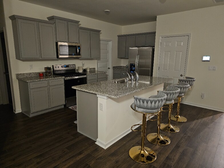 Building Photo - 11992 Conrad Cir