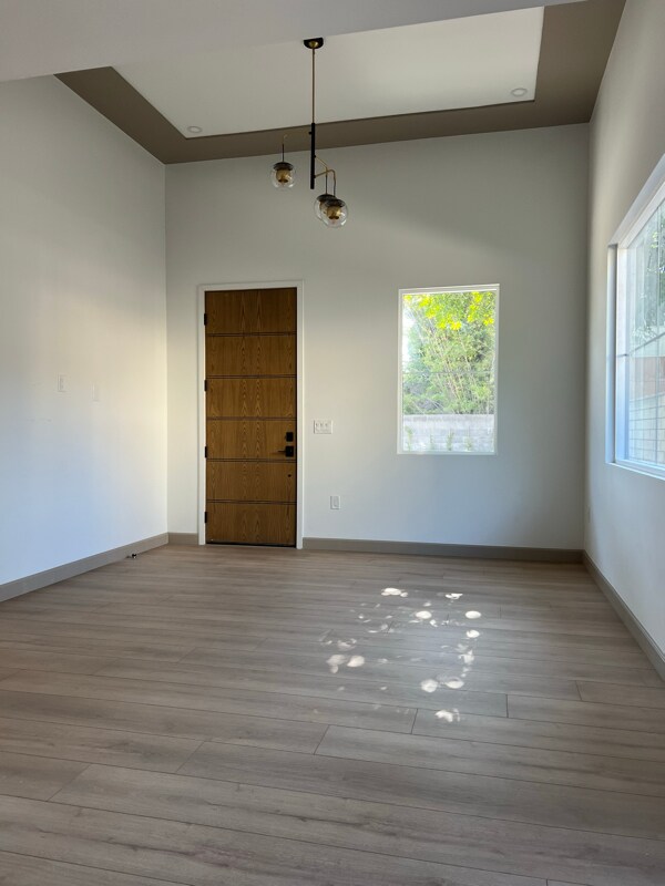 Building Photo - 919 Wildrose Ave
