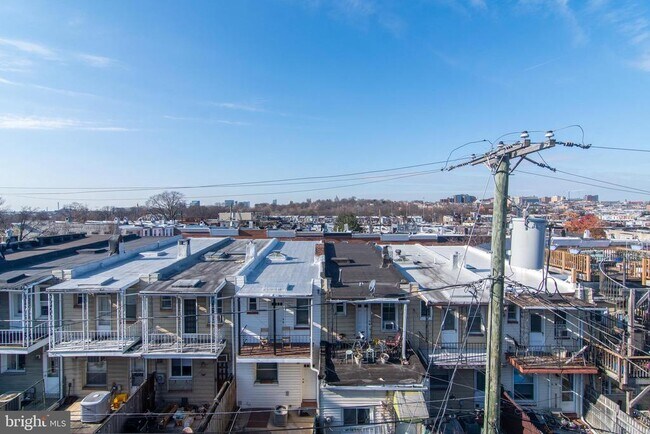 Building Photo - 128 S Ellwood Ave