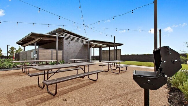 Building Photo - 217 Deserti Rd