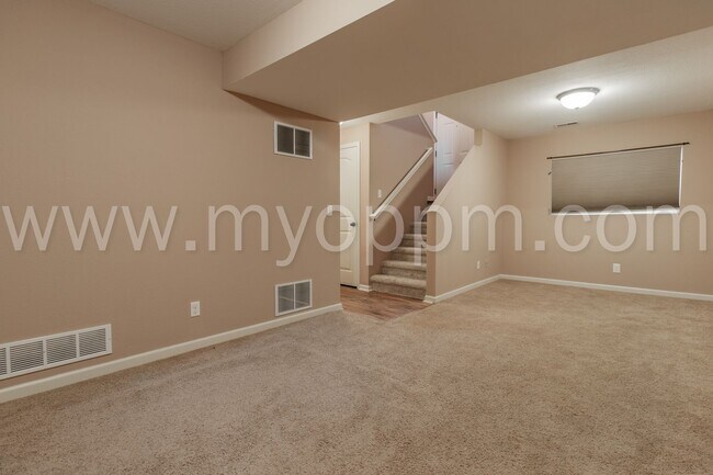 Building Photo - Available NOW! | 3 Bedroom / 2 Bathroom Home | Bennington