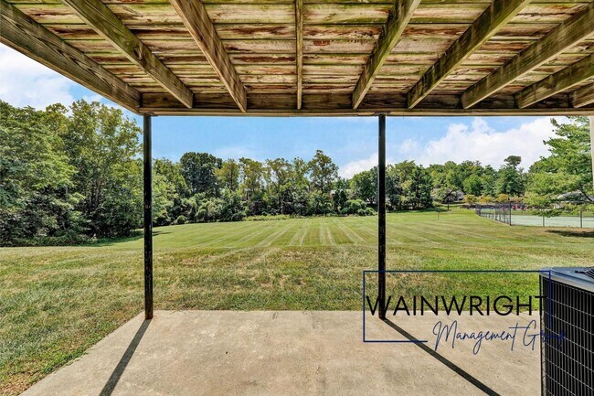 Building Photo - 7213 Peppervine Ct
