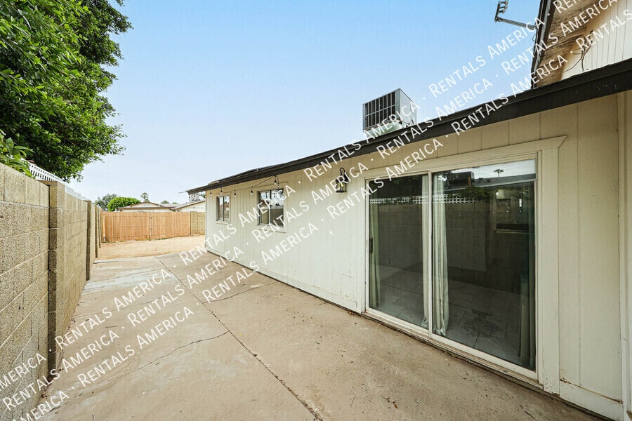 Building Photo - 3837 W Acapulco Ln