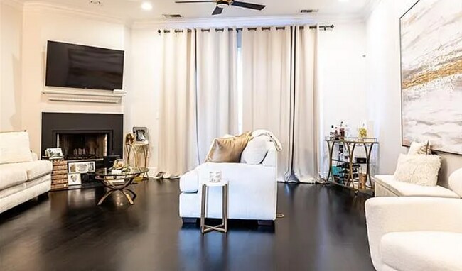 Building Photo - 5929 Milne Blvd