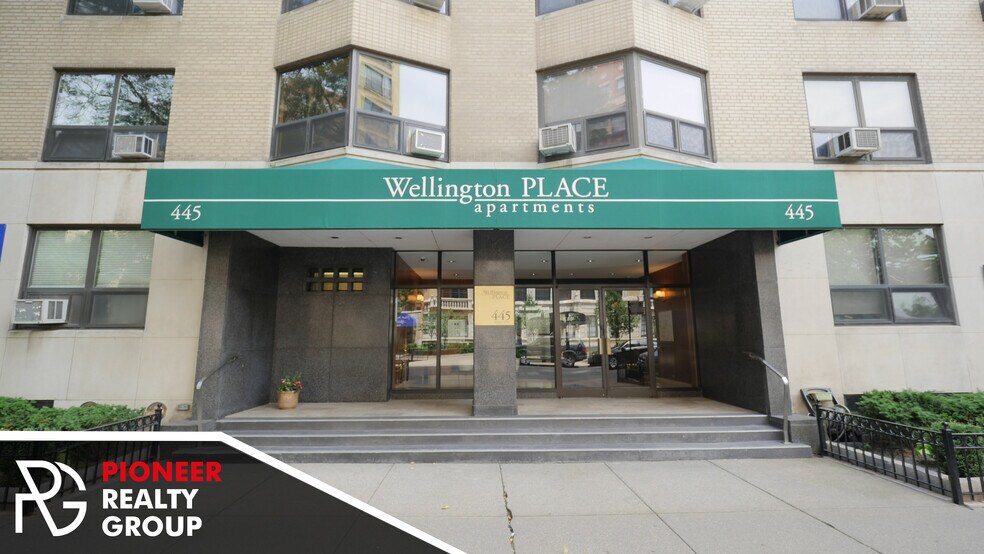 Building Photo - 433 W Wellington Ave