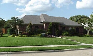 Building Photo - 1225 Glyndon Dr