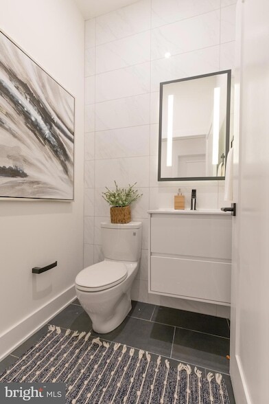 Building Photo - 1421-23-1423 E Columbia Ave