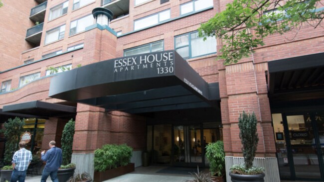 Building Photo - 1330 SW 3rd Ave