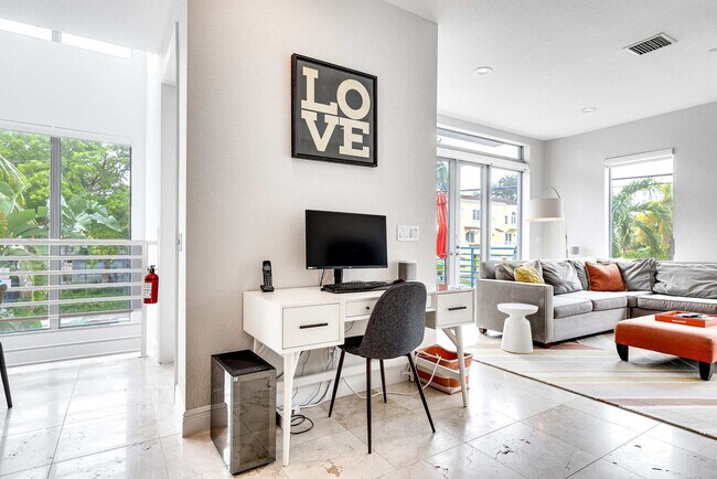 Building Photo - 1412 SE 2nd St