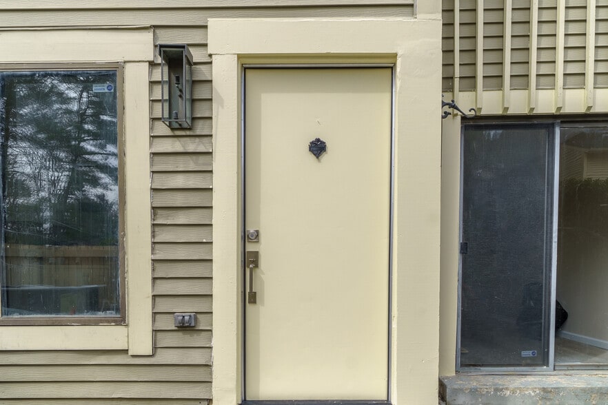 Building Photo - 9416 Penshurst Ct