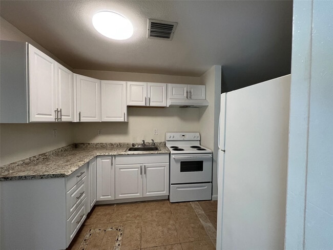 Building Photo - 1811 N 47th St