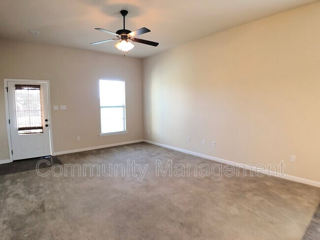 Building Photo - 13838 Ponderosa Dr