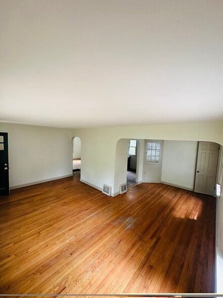 Building Photo - 7806 Underhill Dr