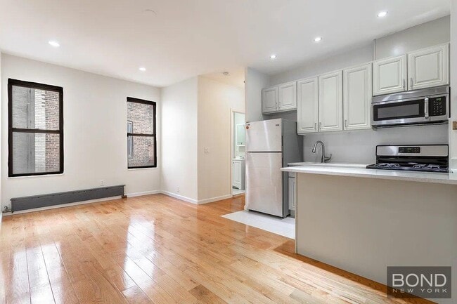 Building Photo - 45th Street