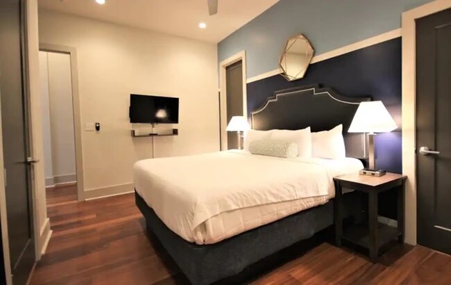 Large Bedrooms - 820 Union St