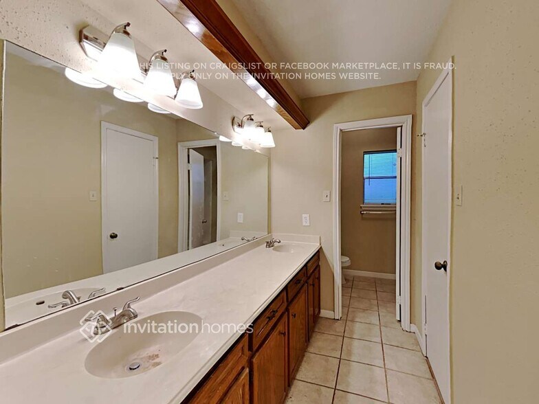 Building Photo - 2022 Willow Point Dr