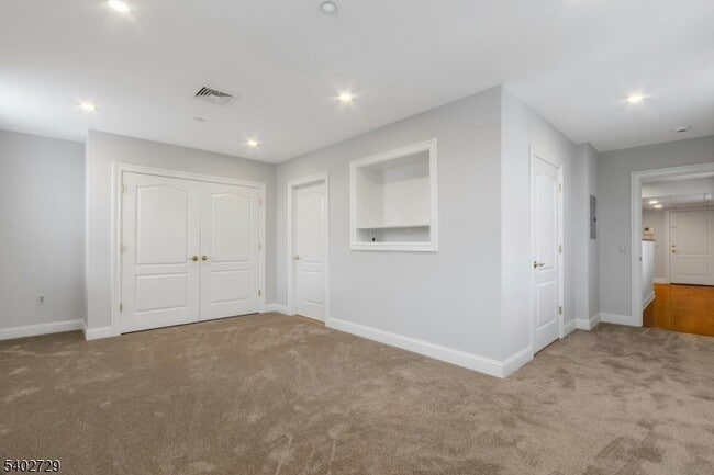 Building Photo - 5401 Rio Vista Dr