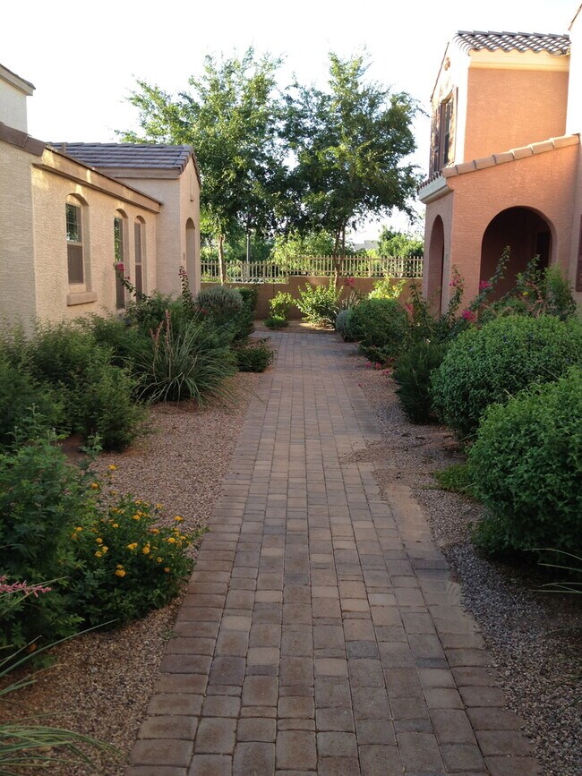 Building Photo - 3 Bed/2.5 Bath Great Gilbert Location